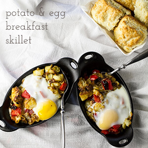 Is breakfast the most important meal of the day? It is if you're eating this cheesy potato and egg breakfast skillet. It's perfect for your Easter brunch! | recipe from chattavore.com