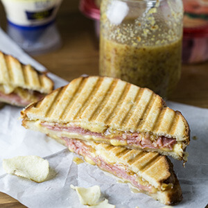 This sweet and spicy ham and cheese panini is a tasty, quick, and easy dinner that only takes five ingredients. It's great for weeknights! #SandwichWithTheBest #CollectiveBias #ad | recipe from Chattavore.com