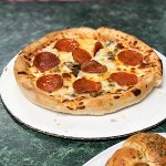 Ricko's Pizzeria is a pizza restaurant in Lakesite, Tennessee (Soddy-Daisy/Hixson) that serves pizza, pasta, & sandwiches & has quickly made a name for itself! | Restaurant review from Chattavore.com